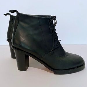 Gorgeous leather boots ( Made in Italy)